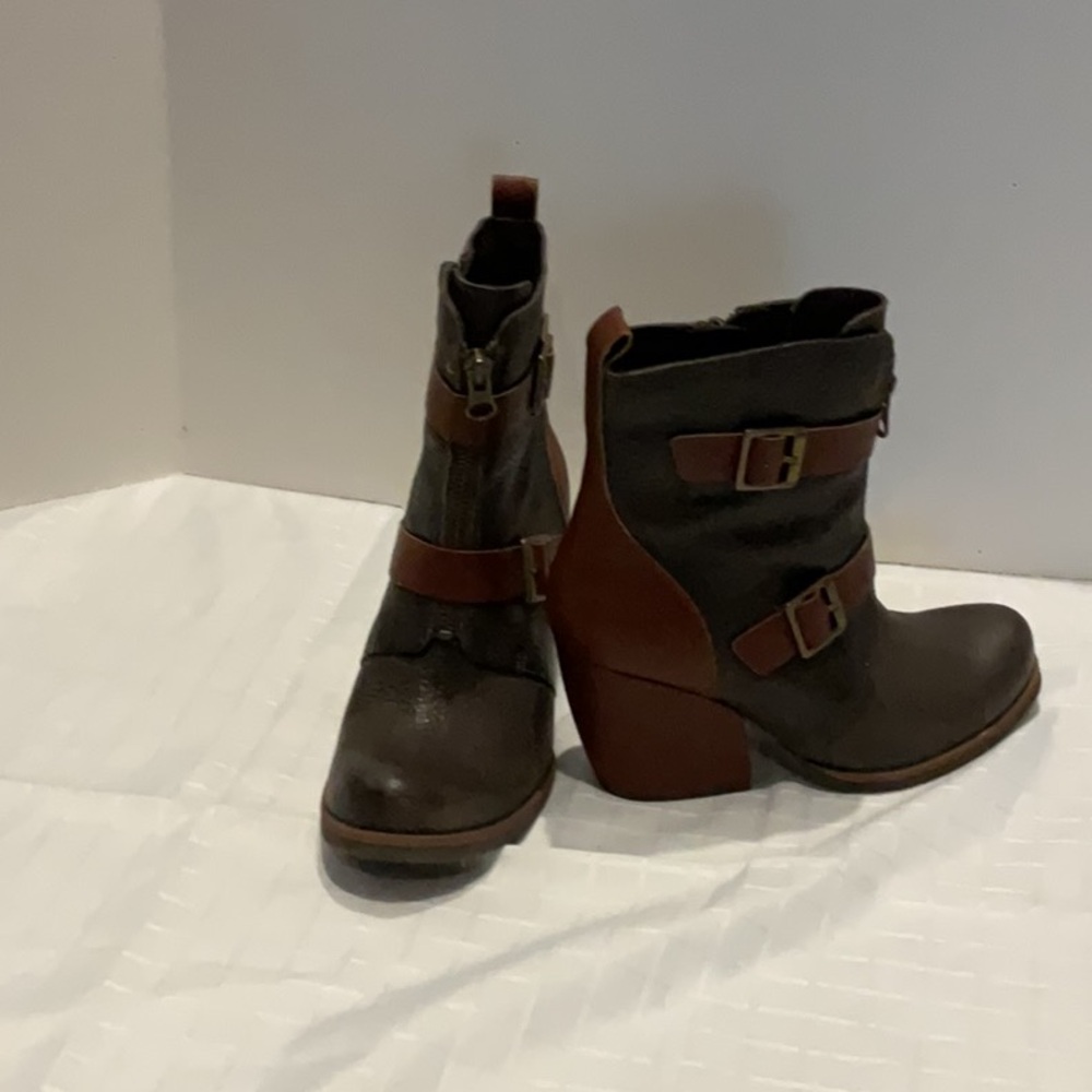 Kori’s by Kork Ease Grey and Brown Leather Ankle Boots